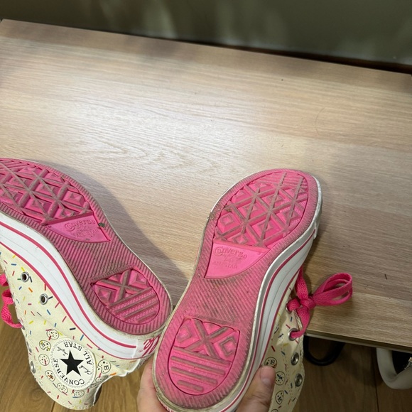 Converse Women's Sneakers - White with Pink Laces milk bar - Picture 6 of 8